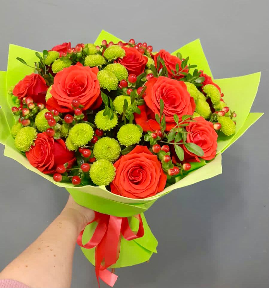 Букет цветов из: Хризантемы и Розы в Вочепшем