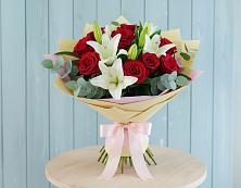 Букет цветов из:  Лилии и Розы в Вочепшем