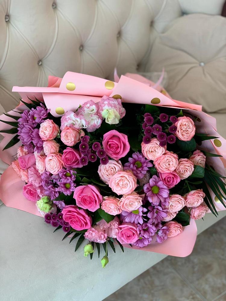 Букет цветов из: Хризантемы, Розы и Лизиантусы в Вочепшем