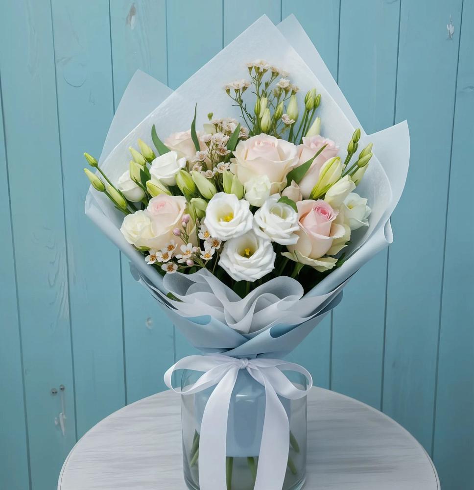 Букет цветов из: Розы и Лизиантусы в Вочепшем