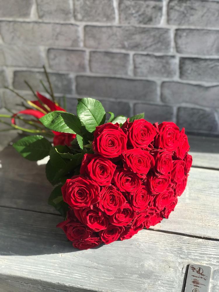 Букет Красные розы Фридом в Вочепшем