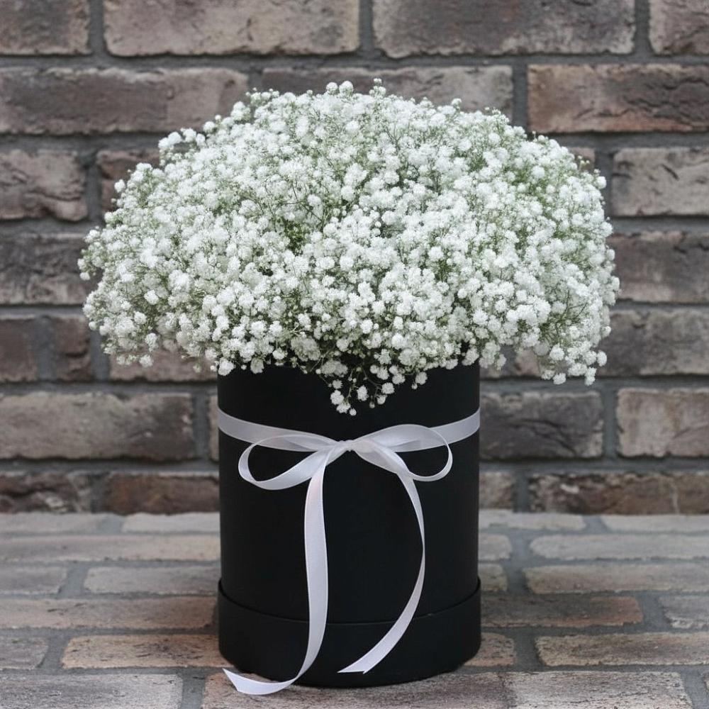 Цветочная композиция из Гипсофила в шляпной коробке в Вочепшем