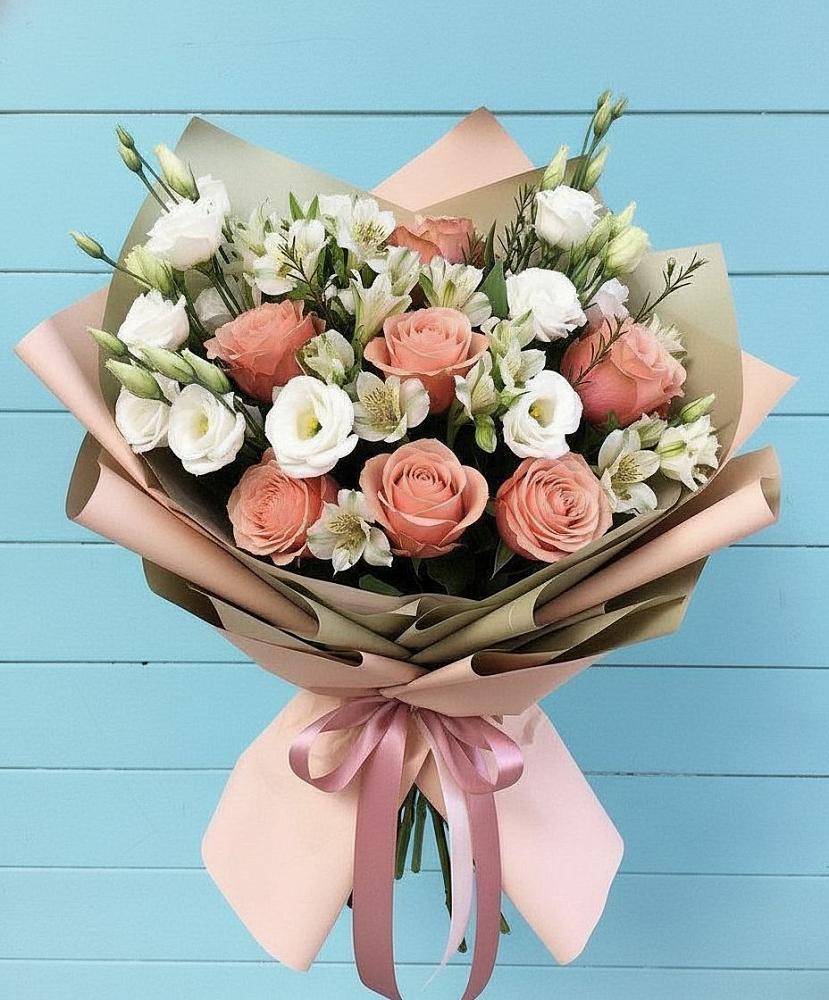 Букет цветов из: Розы, Альстромерии и Лизиантусы в Вочепшем