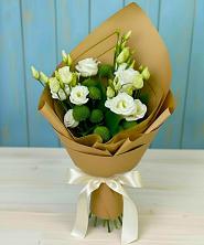 Букет цветов из:  Хризантемы и Лизиантусы в Вочепшем