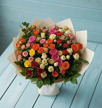 Букет Микс из разноцветных кустовых роз в Вочепшем